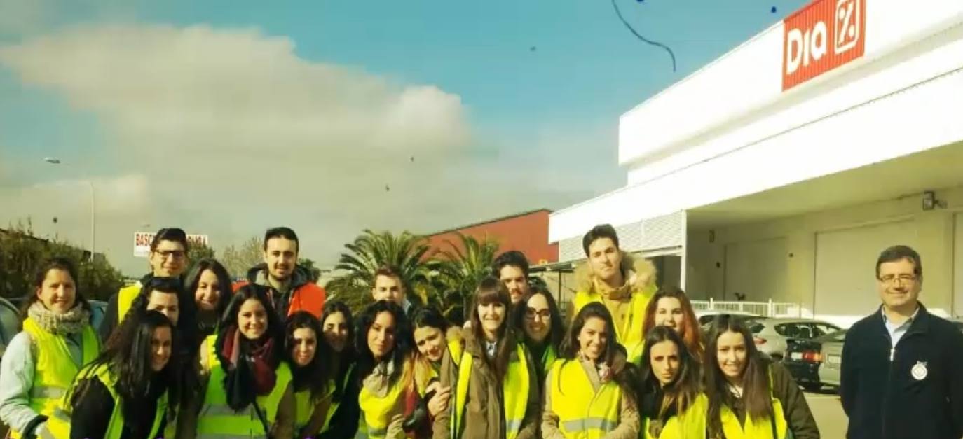 Alumnos del ciclo de Actividades Comerciales de este año en una visita práctica 