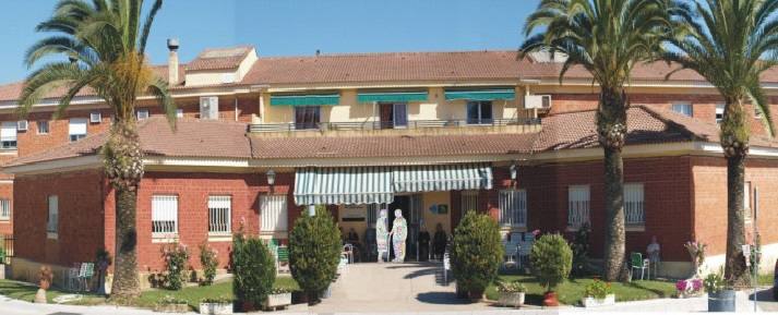 Parte delantera de la residencia San Martín de Porres de Miajadas 