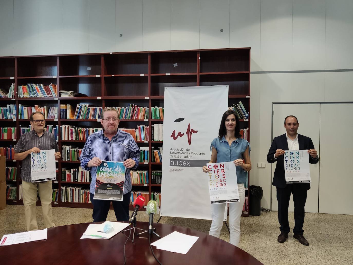José Martínez, Juan José Salado, Miriam García y José Manuel Bernáldez en la presentación del programa 