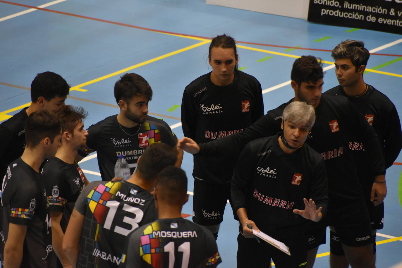 Partidazo el que acogió el Pabellón Municipal de Miajadas entre el Extremadura Grupo Laura Otero y el Voleibol Dumbría, donde los locales se impusieron a los líderes por 3-1, aunque no lo tuvieron nada fácil, porque ninguno estaba dispuesto a 'regalar' un sólo punto. 