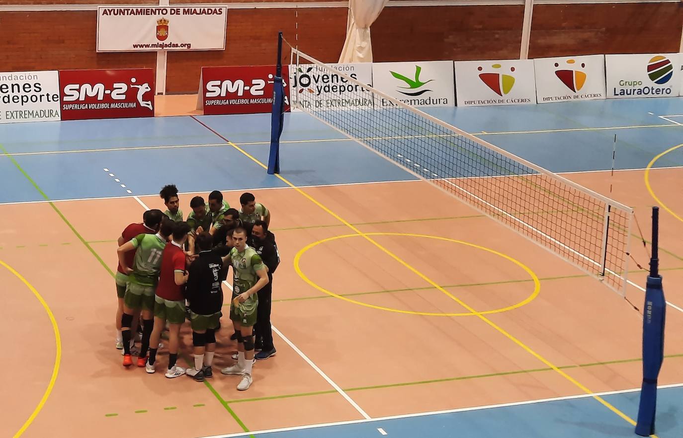 El equipo miajadeño celebra su victoria 