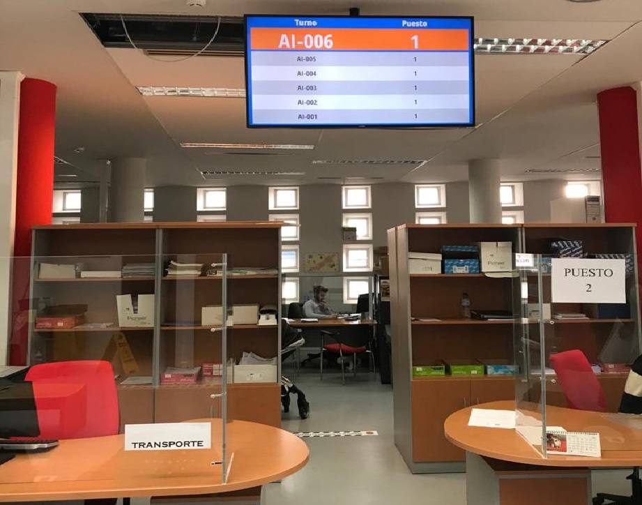 Pantalla de aviso de turnos instalada en el ayuntamiento de Miajadas 