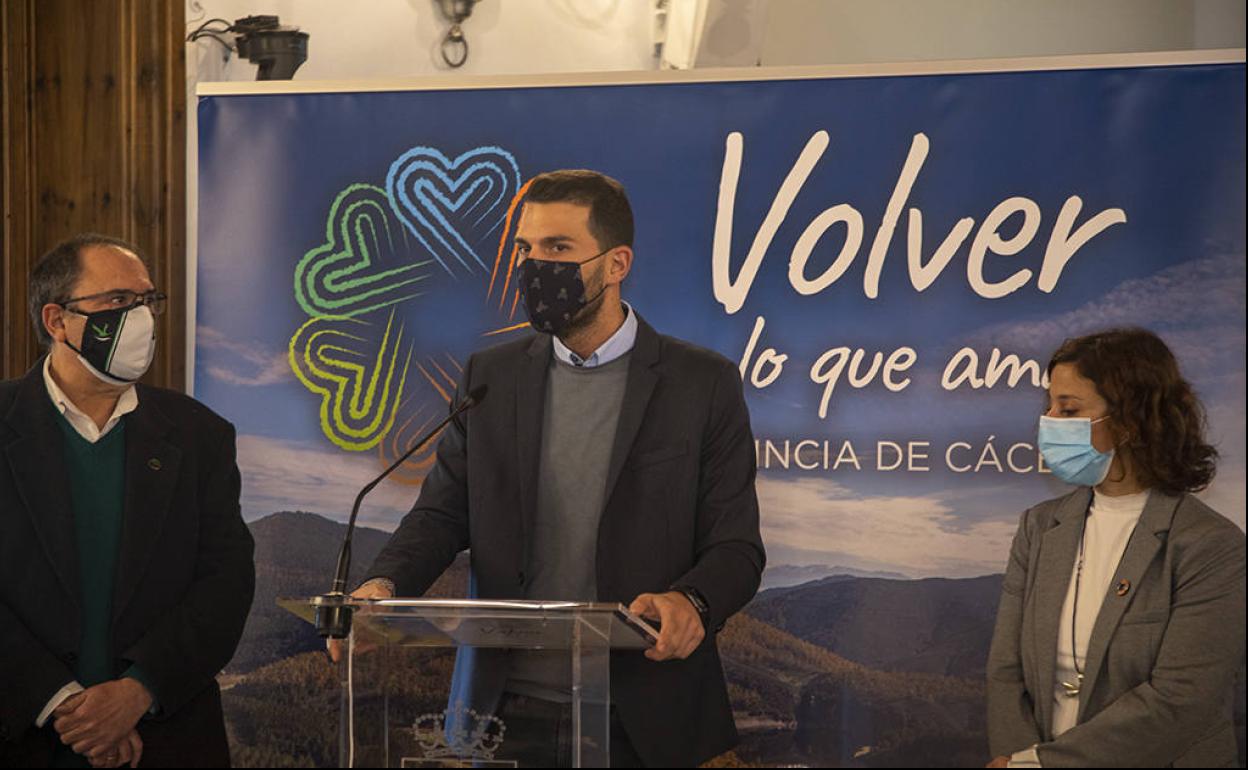 El Cáceres CB forma parte de la campaña turística 'Volver a lo que amas', de la Diputación
