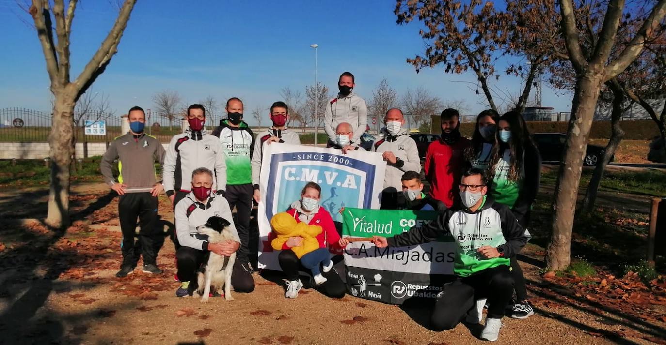 El Club Maratón Vegas Altas de Don Benito entrega el testigo al Club de Atletismo Miajadas 