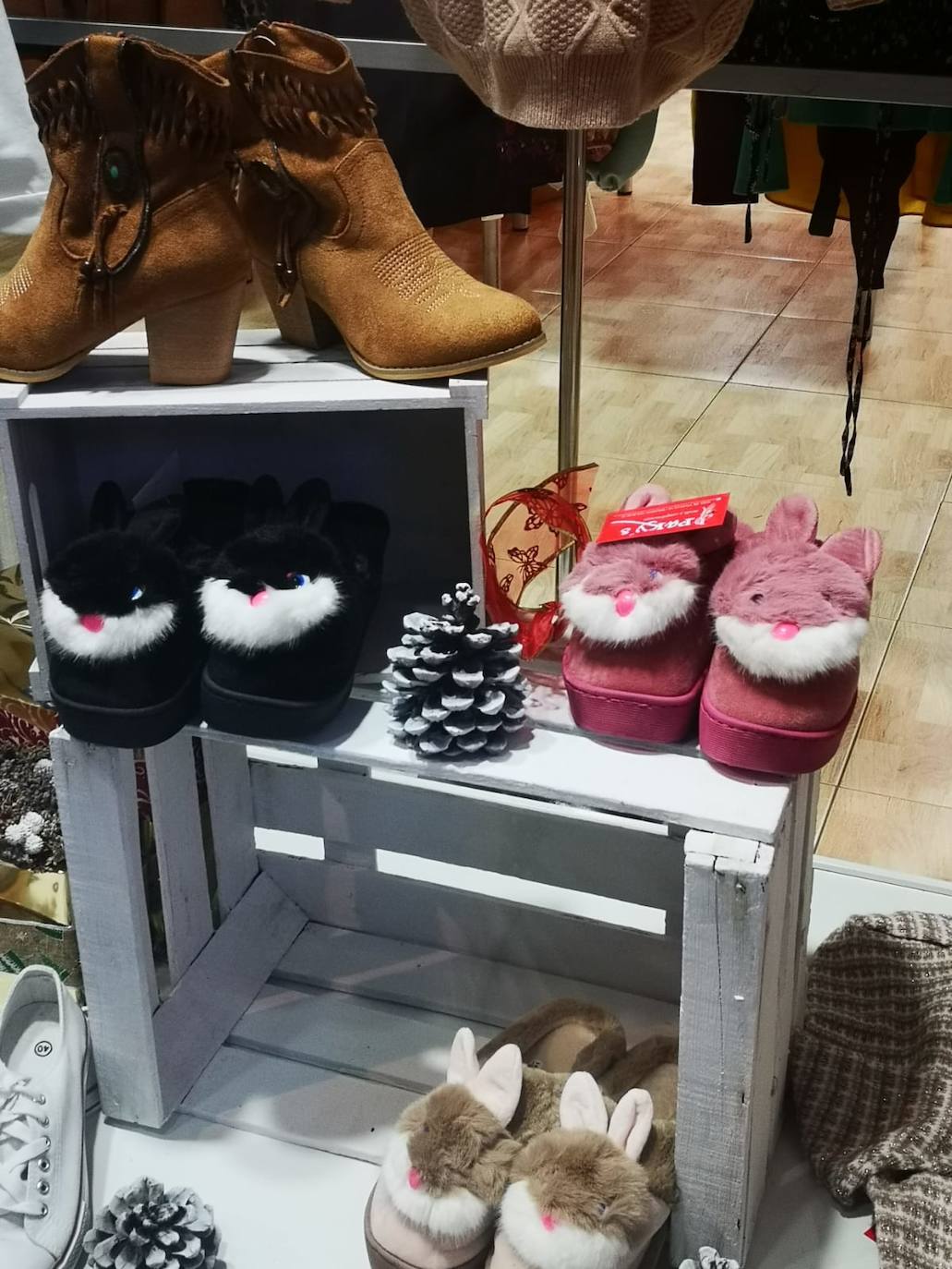 El I concurso fotográfico navideño del comercio de Miajadas 2020 ha dejado atrás un amargo año de la forma más dulce, esperanzadora y soñadora. 