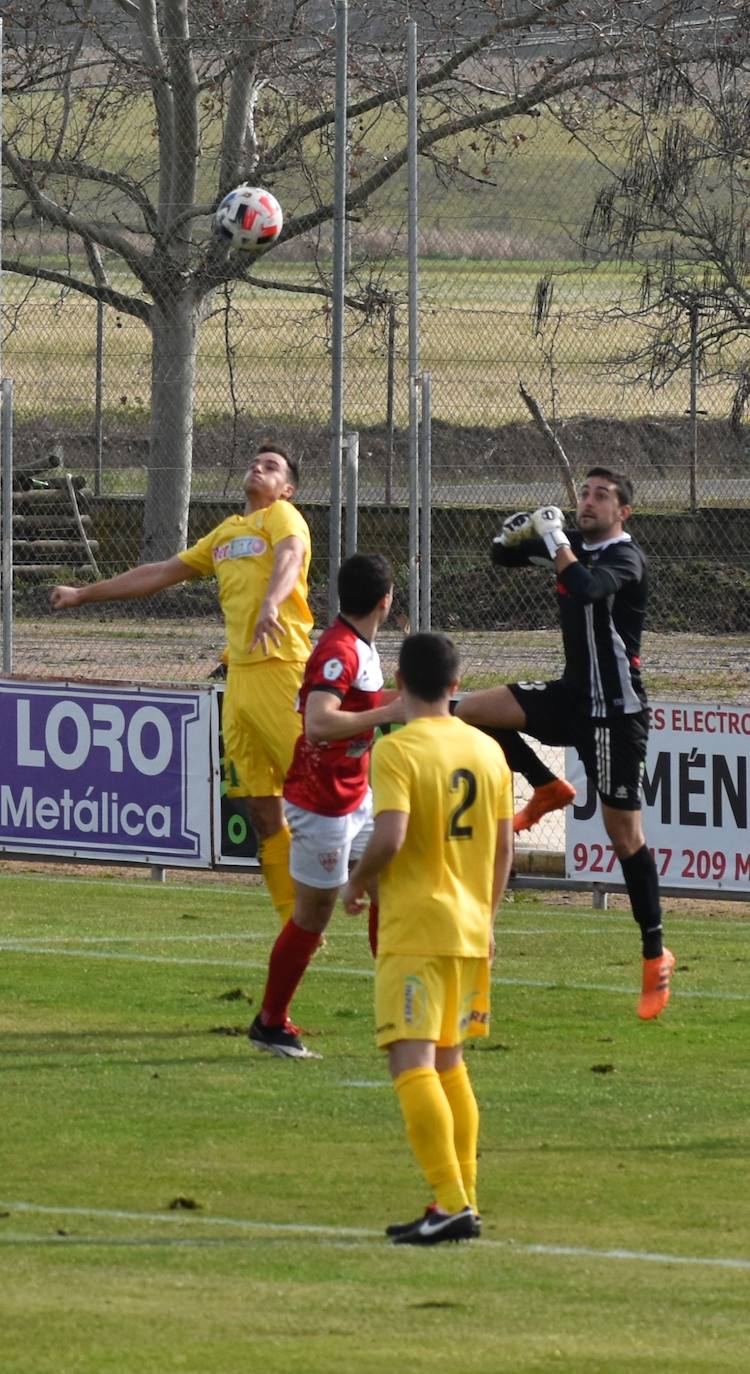 Un gol de cabeza de Matheus, un penalti de Salles y uno del brasileño al regate con el guardameta valverdeño, junto con otro penalti por Aitor fueron los tantos que dieron movimiento al partido. 