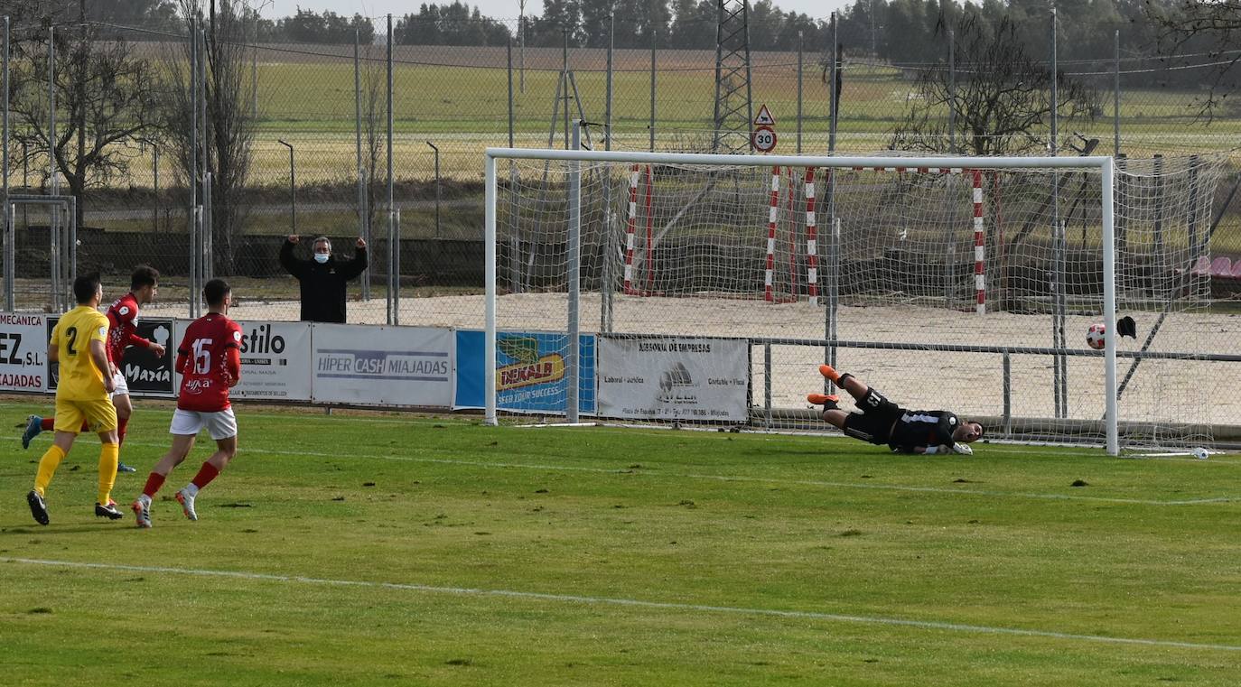 Un gol de cabeza de Matheus, un penalti de Salles y uno del brasileño al regate con el guardameta valverdeño, junto con otro penalti por Aitor fueron los tantos que dieron movimiento al partido. 