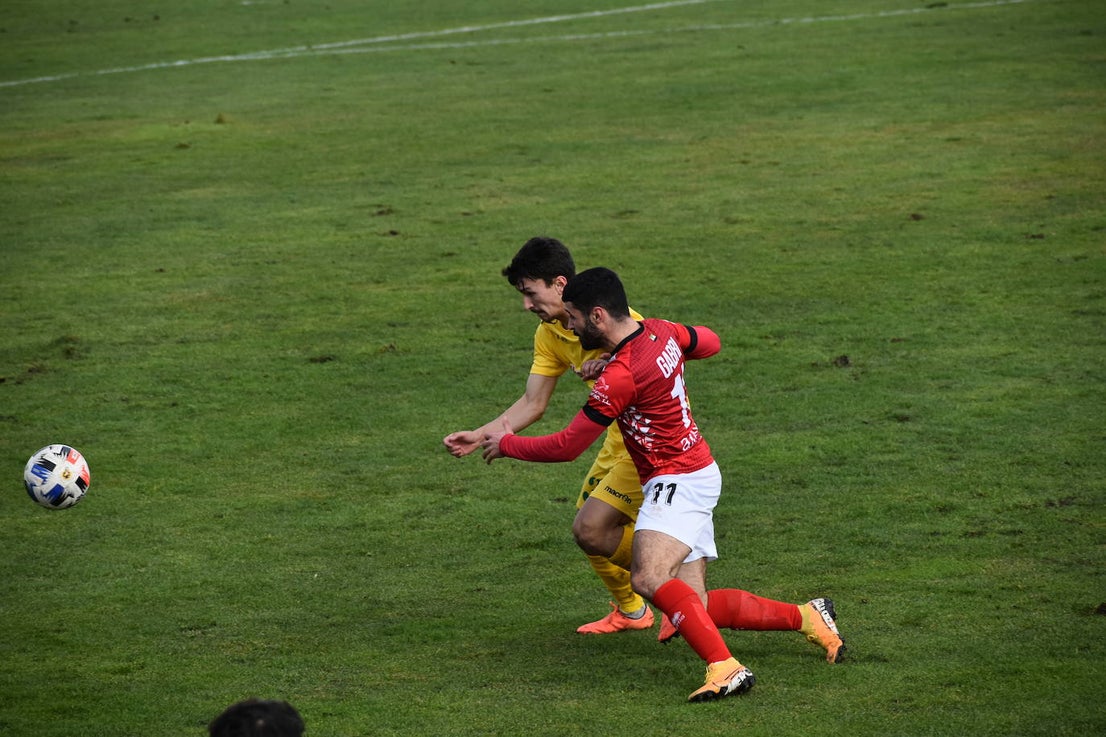 Un gol de cabeza de Matheus, un penalti de Salles y uno del brasileño al regate con el guardameta valverdeño, junto con otro penalti por Aitor fueron los tantos que dieron movimiento al partido. 