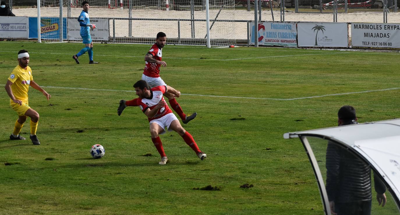 Un gol de cabeza de Matheus, un penalti de Salles y uno del brasileño al regate con el guardameta valverdeño, junto con otro penalti por Aitor fueron los tantos que dieron movimiento al partido. 