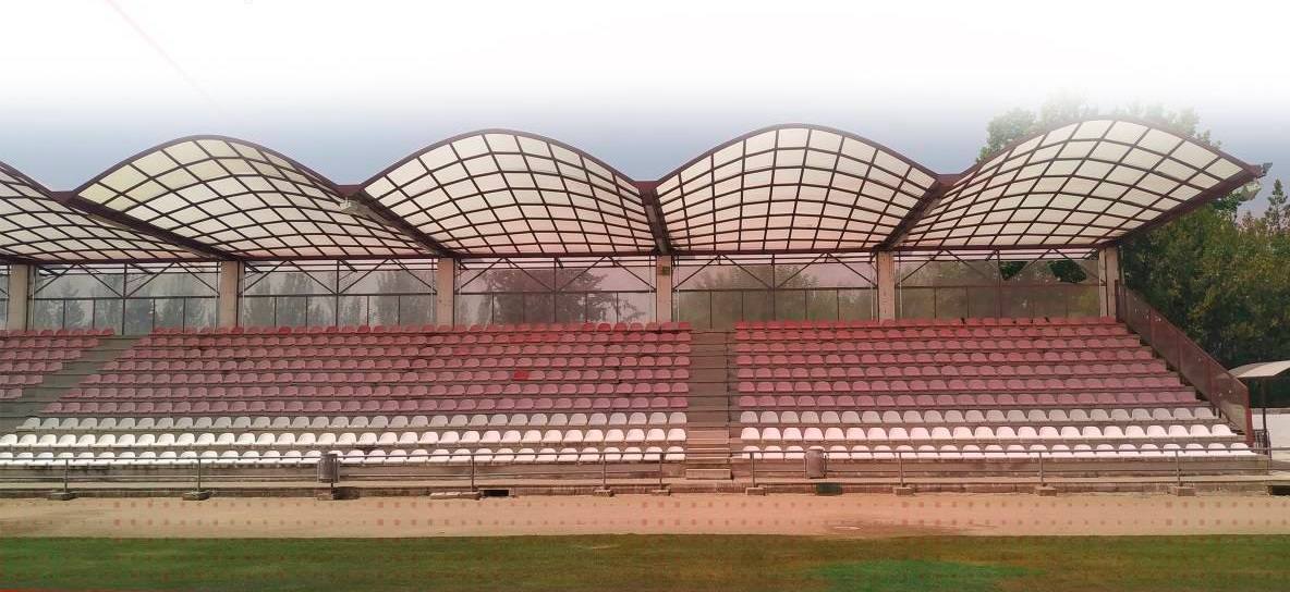 Las gradas del Estadio Municipal de Miajadas han estado vacías dos meses, como en el resto de la región 