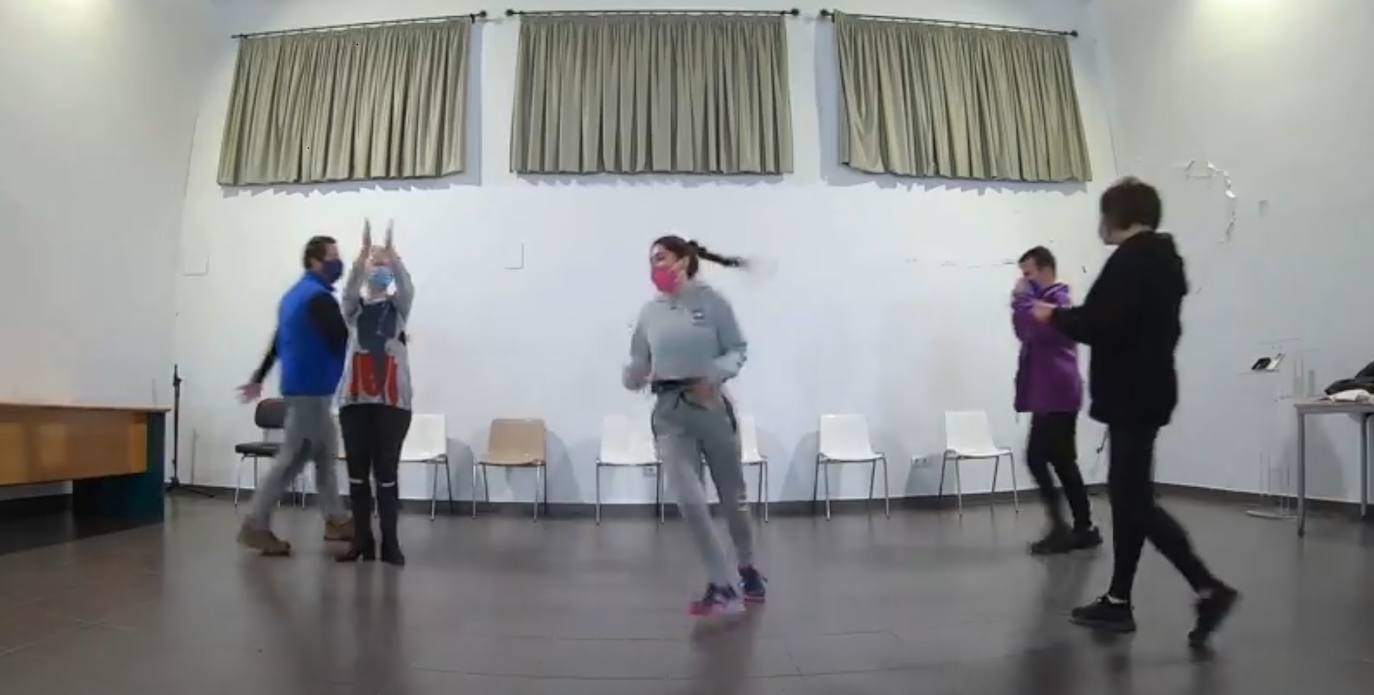 Fotograma del vídeo realizado por el taller 'Vive el teatro' 