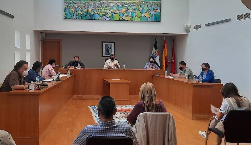 Sesión plenaria extraordinaria del Ayuntamiento de Miajadas celebrada el 2 de junio de 2021 