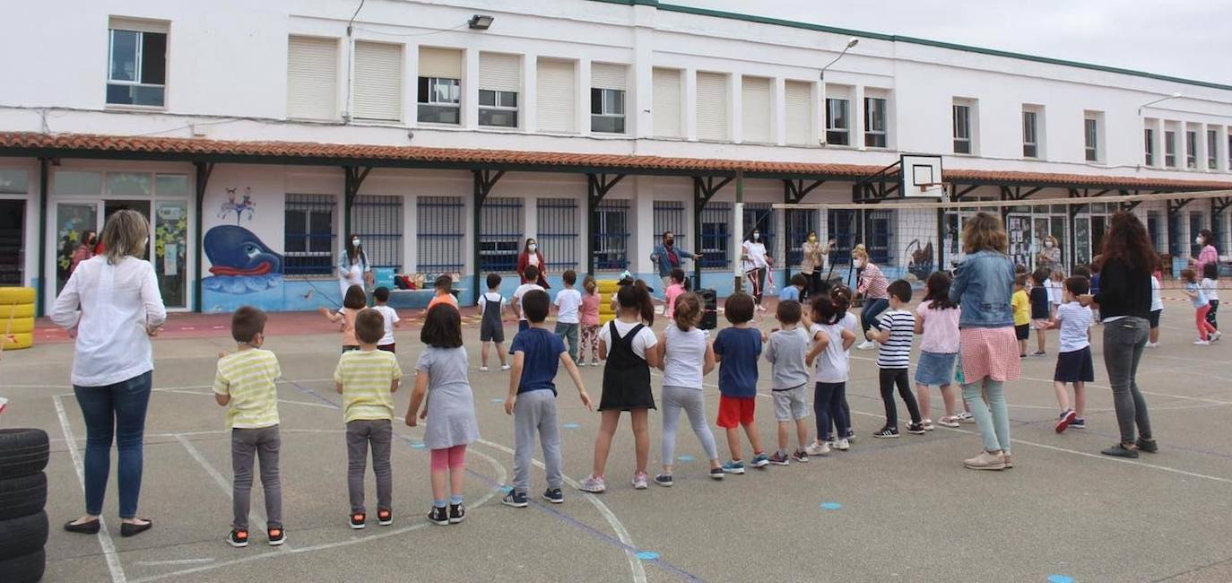 Uno de los patios del CEIP Nuestra Señora de Guadalupe de Miajadas 