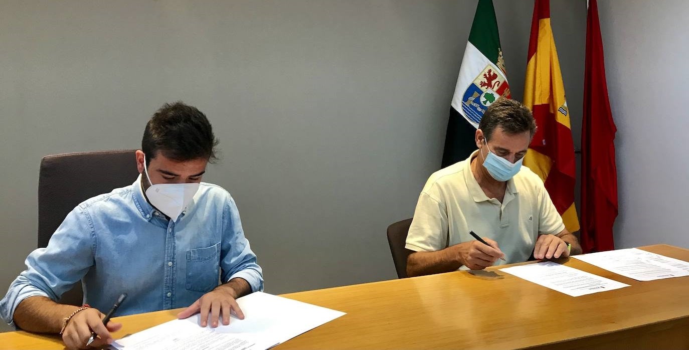 El CD Tomate Running firma un convenio de colaboración con el Ayuntamiento de Miajadas