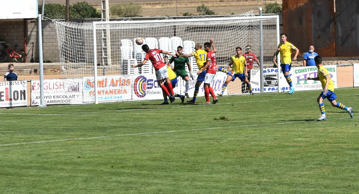 Jugada de Mati a punto de poner el 2-1 al marcador 