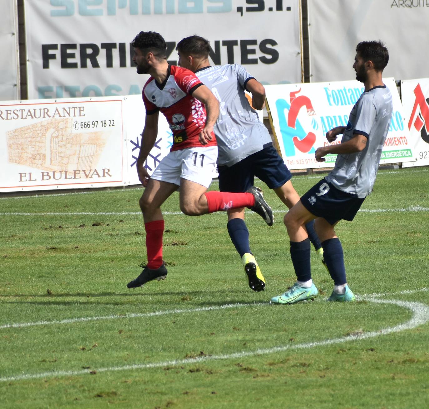 Jugada de peligro en la portería diocesana en un disparo de Gabri tras el pase de Jesús Rubio 