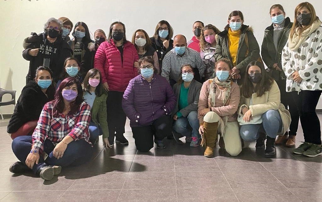 Familias asistentes al primer encuentro 