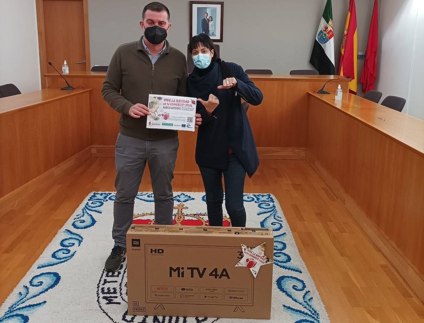 Natalia García Moreno, afortunada con un Televisor de 32» Smart Tv, recibe su premio 