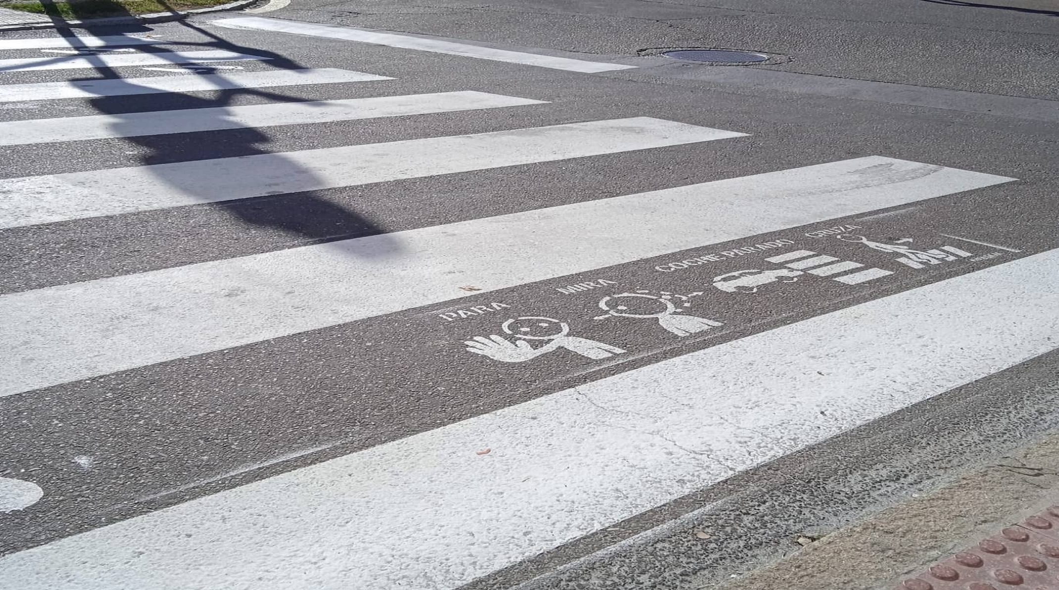 Uno de los pasos de cebra de los caminos escolares de Miajadas 