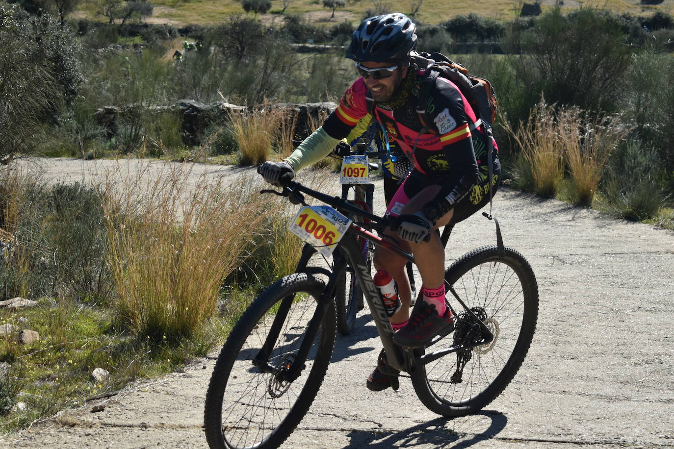 Más de 1.000 ciclistas de distintos puntos de la región y el país se dieron cita en una de las pruebas más conocidas en el mundo del ciclismo: la 'Titán de los Ríos', convertida ya en un referente, por sus parajes naturales, por sus recorridos, por su dificultad, por su emoción. 