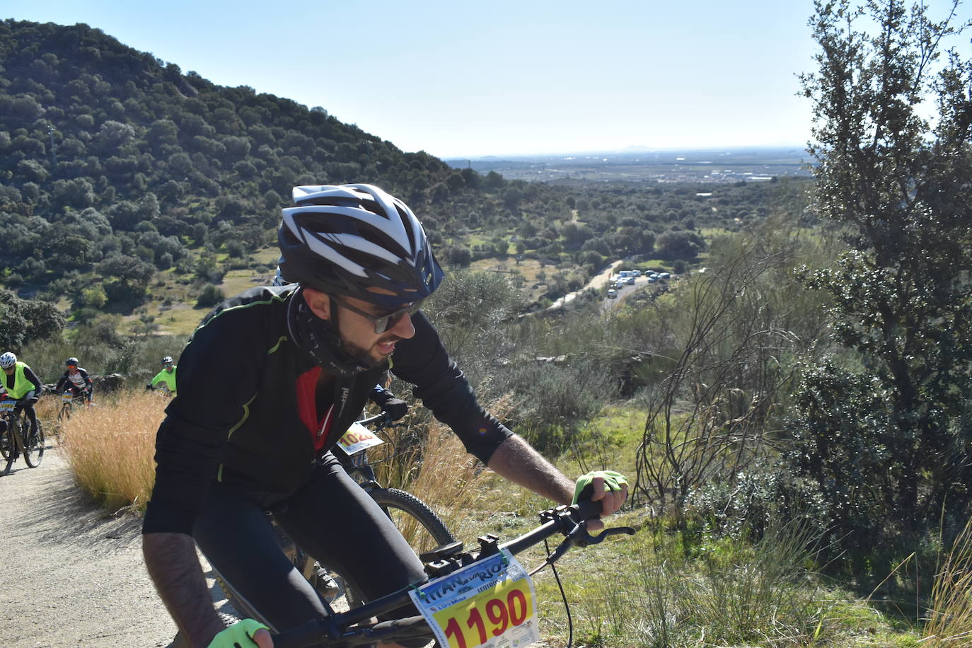 Más de 1.000 ciclistas de distintos puntos de la región y el país se dieron cita en una de las pruebas más conocidas en el mundo del ciclismo: la 'Titán de los Ríos', convertida ya en un referente, por sus parajes naturales, por sus recorridos, por su dificultad, por su emoción. 