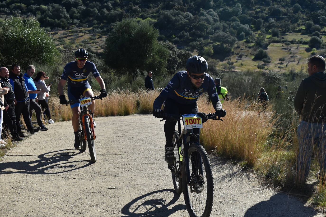 Más de 1.000 ciclistas de distintos puntos de la región y el país se dieron cita en una de las pruebas más conocidas en el mundo del ciclismo: la 'Titán de los Ríos', convertida ya en un referente, por sus parajes naturales, por sus recorridos, por su dificultad, por su emoción. 