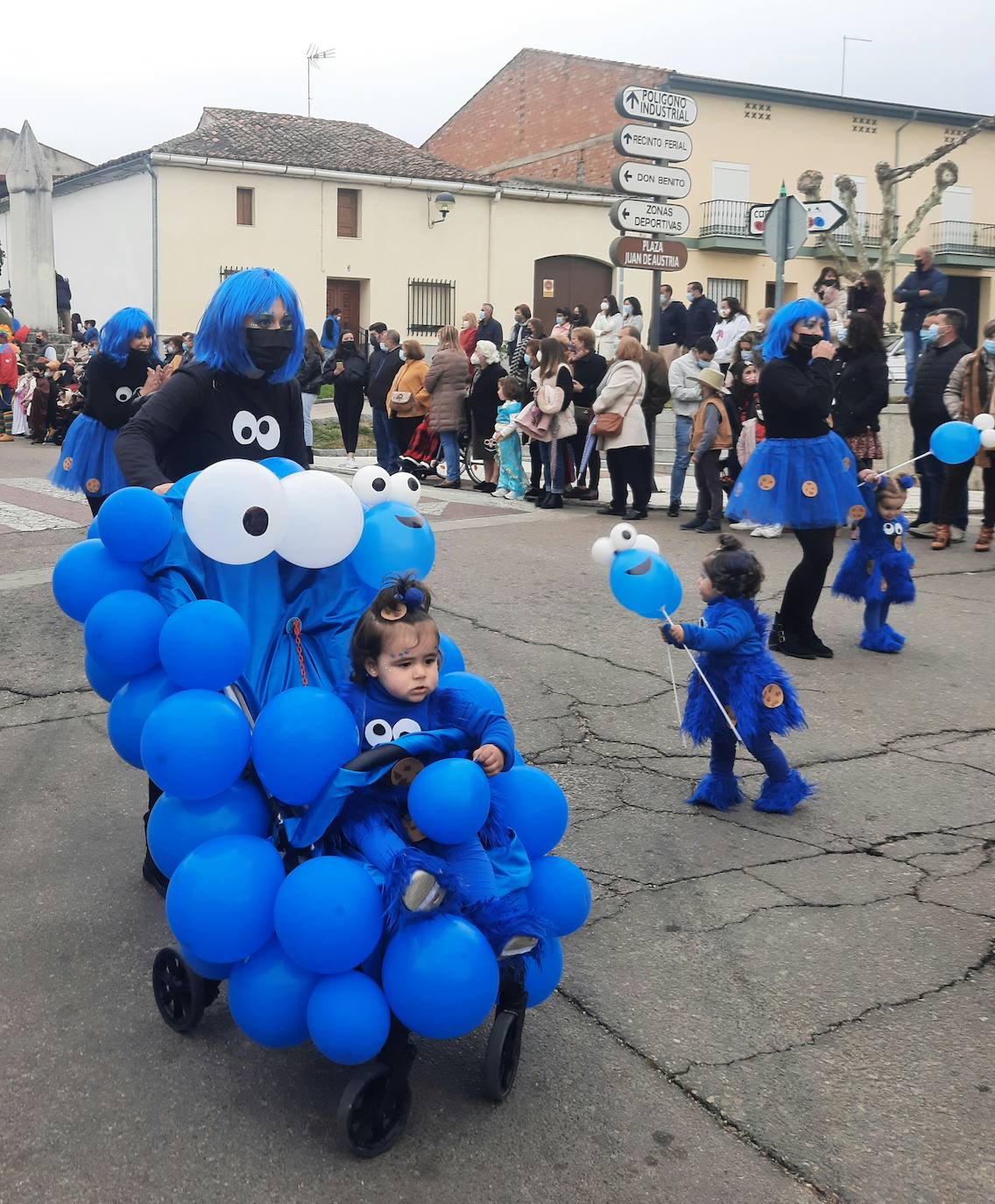 Miajadas ha vuelto a celebrar su gran Carnaval, lo ha vivido por todo lo alto y lo ha despedido con todos los honores. El desfile del sábado devolvió la alegría a las calles de la localidad entre música y color, y el entierro de la sardina ofreció risas y un final dulce para la vuelta de esta celebración. 