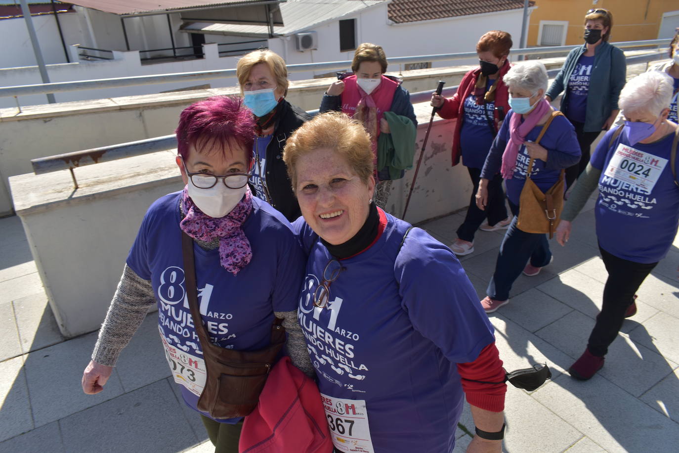 El pasado sábado 5 de marzo Miajadas acogió con antelación su tradicional marcha por el Día Internacional de la mujer, 8 M, en la que miajadeños y miajadeñas marcaron juntos el camino por la igualdad entre hombres y mujeres. Tras la marcha participaron en una Master Class de Zumba y entraron en el sorteo de una bicicleta, cuya ganadora fue Beatriz Barquilla. 