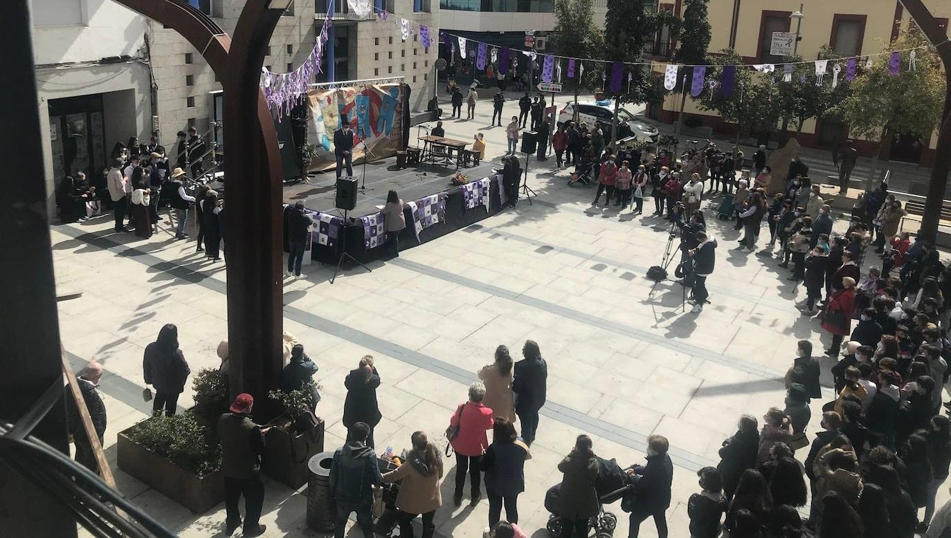 Miajadas se levanta por la igualdad en el Día Internacional de la Mujer