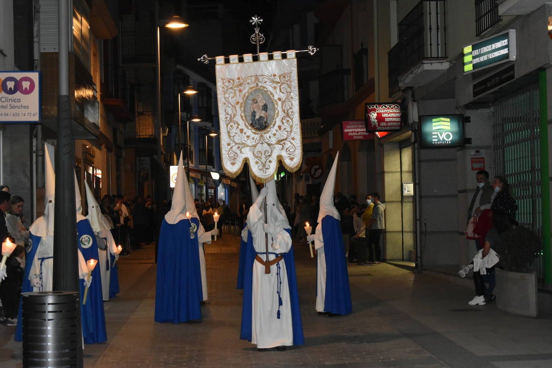 Los miajadeños volvieron a vivir su Semana Santa. Volvieron a llorar la muerte de Jesucristo acompañando al Cristo de la Piedad, la Piedad, el Santo Sepulcro y la Virgen de los Dolores, y volvieron a celebrar su resurrección con el encuentro entre el Cristo Resucitado y la Virgen. Una Semana Santa como hacía dos años no habían podido celebrar y que han vuelto a disfrutar con todos los honores 