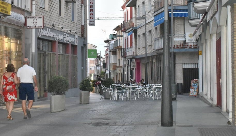 Uno de los veladores de la avenida Trujillo de Miajadas 