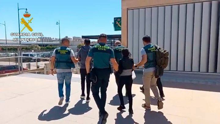 Momento de la detención de los supuestos autores del robo con violencia 