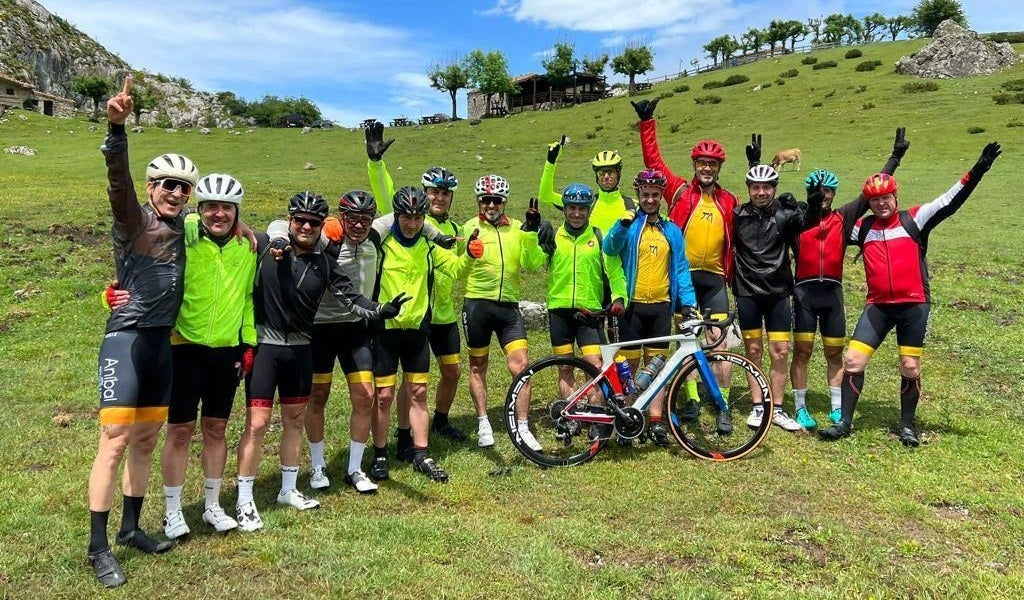 Los participantes del club miajadeño en plena ruta 