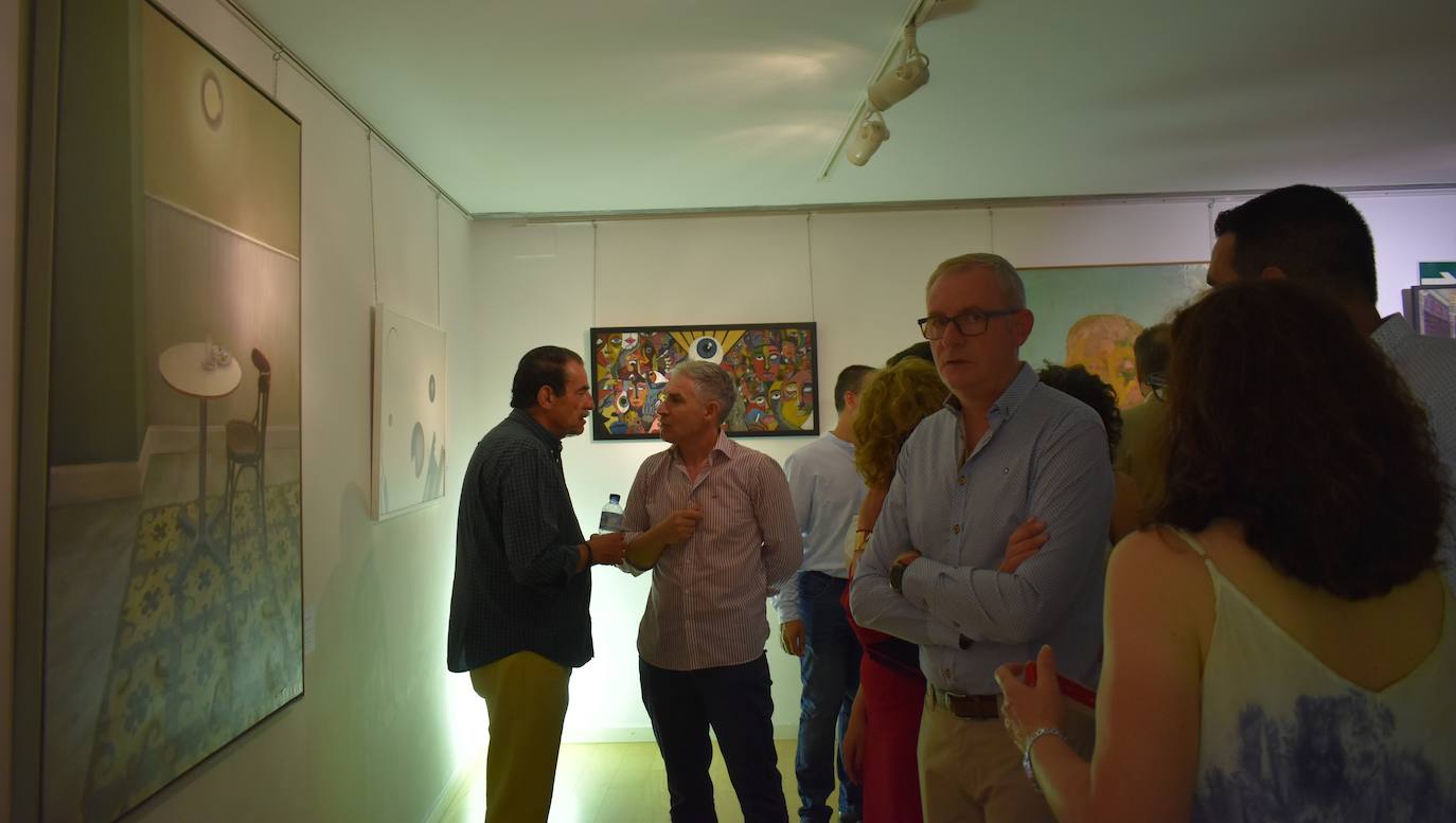 El XI Certamen de Pintura Fundación Laura Otero vivió una gala final memorable. Con el grupo musical Anam Camerata amenizando la noche en el Palacio Obispo Solís, y el neumólogo Juan Fernando Masa como invitado de honor, la fundación retomó su tradición de la forma más emotiva, esperada y especial. Guillermo Sedano ha sido el ganador de esta edición con 'Camino del vuelta al norte', mientras que Juan Carlos Gil ha conseguido el segundo premio con 'Composición con patines' y David Palomero se ha hecho con el Accésit con 'Lucía'. Tras el acto oficial, los asistentes pudieron disfrutar de la exposición, abierta hasta el 15 de julio. 