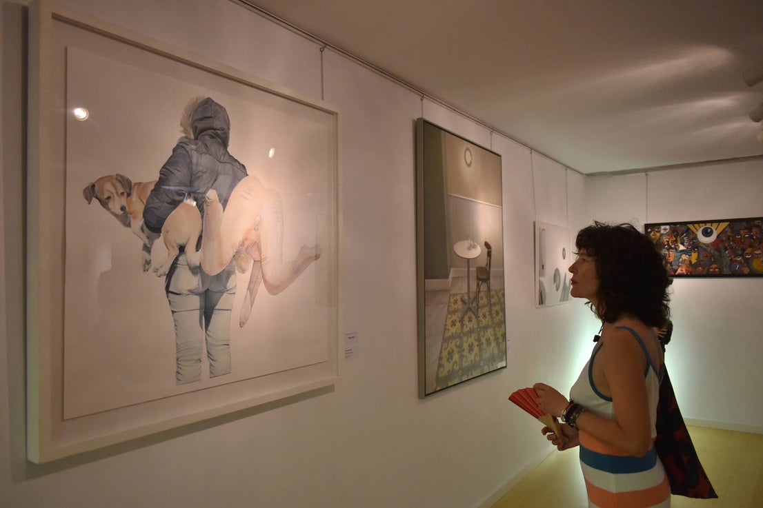El XI Certamen de Pintura Fundación Laura Otero vivió una gala final memorable. Con el grupo musical Anam Camerata amenizando la noche en el Palacio Obispo Solís, y el neumólogo Juan Fernando Masa como invitado de honor, la fundación retomó su tradición de la forma más emotiva, esperada y especial. Guillermo Sedano ha sido el ganador de esta edición con 'Camino del vuelta al norte', mientras que Juan Carlos Gil ha conseguido el segundo premio con 'Composición con patines' y David Palomero se ha hecho con el Accésit con 'Lucía'. Tras el acto oficial, los asistentes pudieron disfrutar de la exposición, abierta hasta el 15 de julio. 