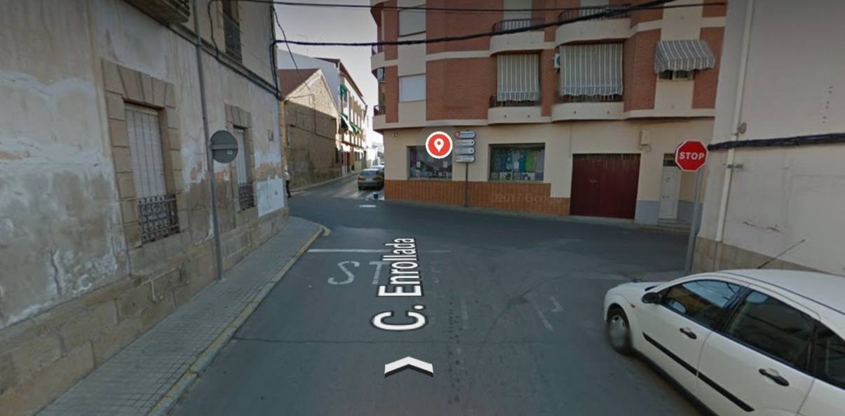 Cruce de las calles Enrollada, Puente y Martín Cerezo de Miajadas 
