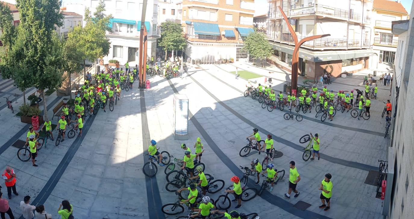 Miajadas ha vivido este 2022 su mejor Semana Europea de la Movilidad, al menos hasta la fecha, porque el municipio se supera año tras año. Mayores y pequeños disfrutaron durante dos semanas de gymkanas fotográficas, rutas andando o en bicicleta, concursos, ludotalleres, y premios a su compromiso con la sostenibilidad, entre otras muchas actividades. 