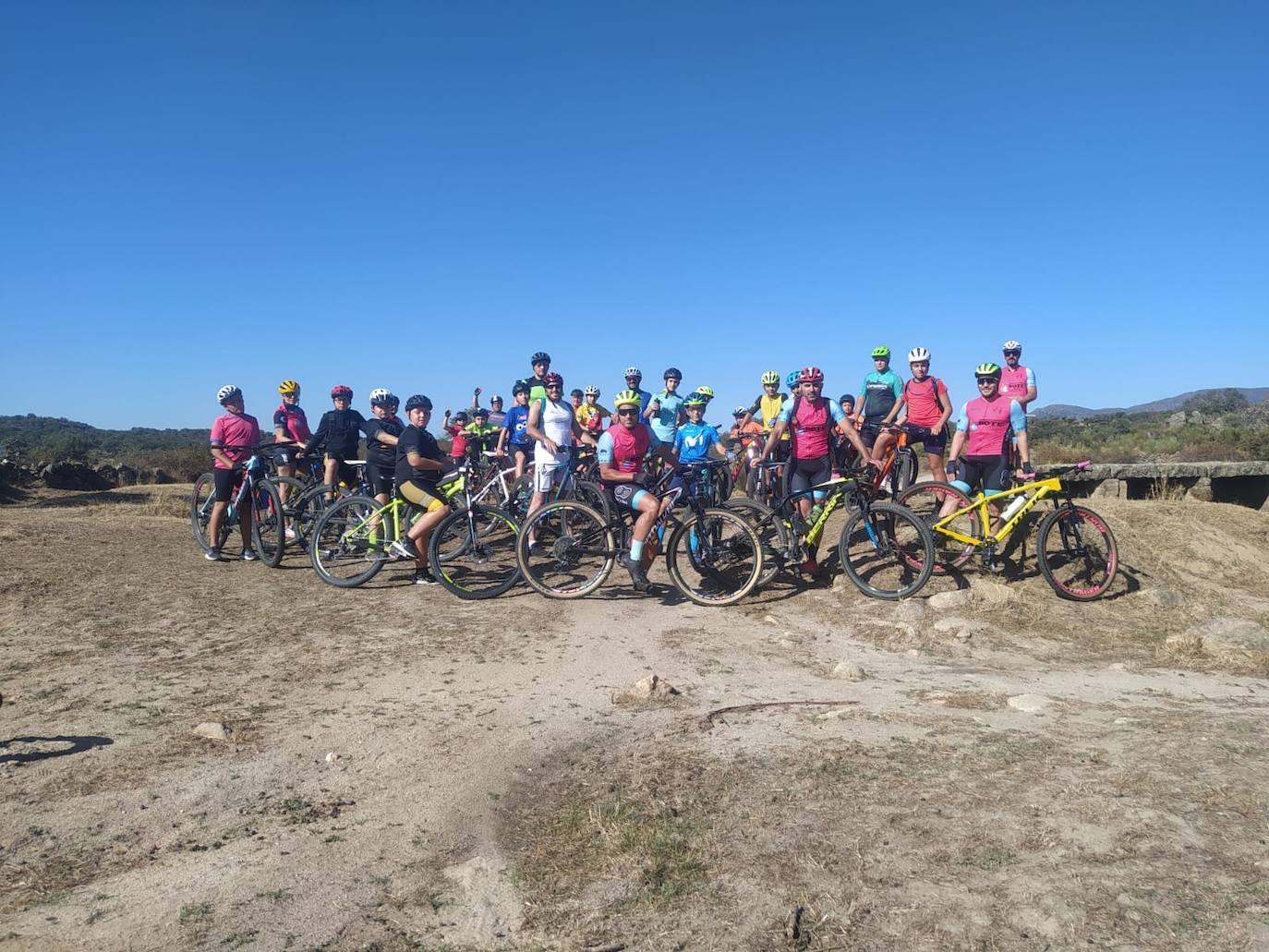 Miajadas ha vivido este 2022 su mejor Semana Europea de la Movilidad, al menos hasta la fecha, porque el municipio se supera año tras año. Mayores y pequeños disfrutaron durante dos semanas de gymkanas fotográficas, rutas andando o en bicicleta, concursos, ludotalleres, y premios a su compromiso con la sostenibilidad, entre otras muchas actividades. 