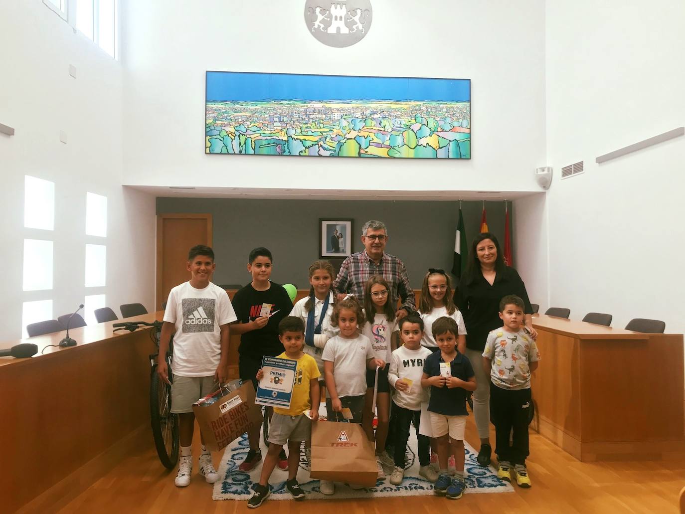 Miajadas ha vivido este 2022 su mejor Semana Europea de la Movilidad, al menos hasta la fecha, porque el municipio se supera año tras año. Mayores y pequeños disfrutaron durante dos semanas de gymkanas fotográficas, rutas andando o en bicicleta, concursos, ludotalleres, y premios a su compromiso con la sostenibilidad, entre otras muchas actividades. 