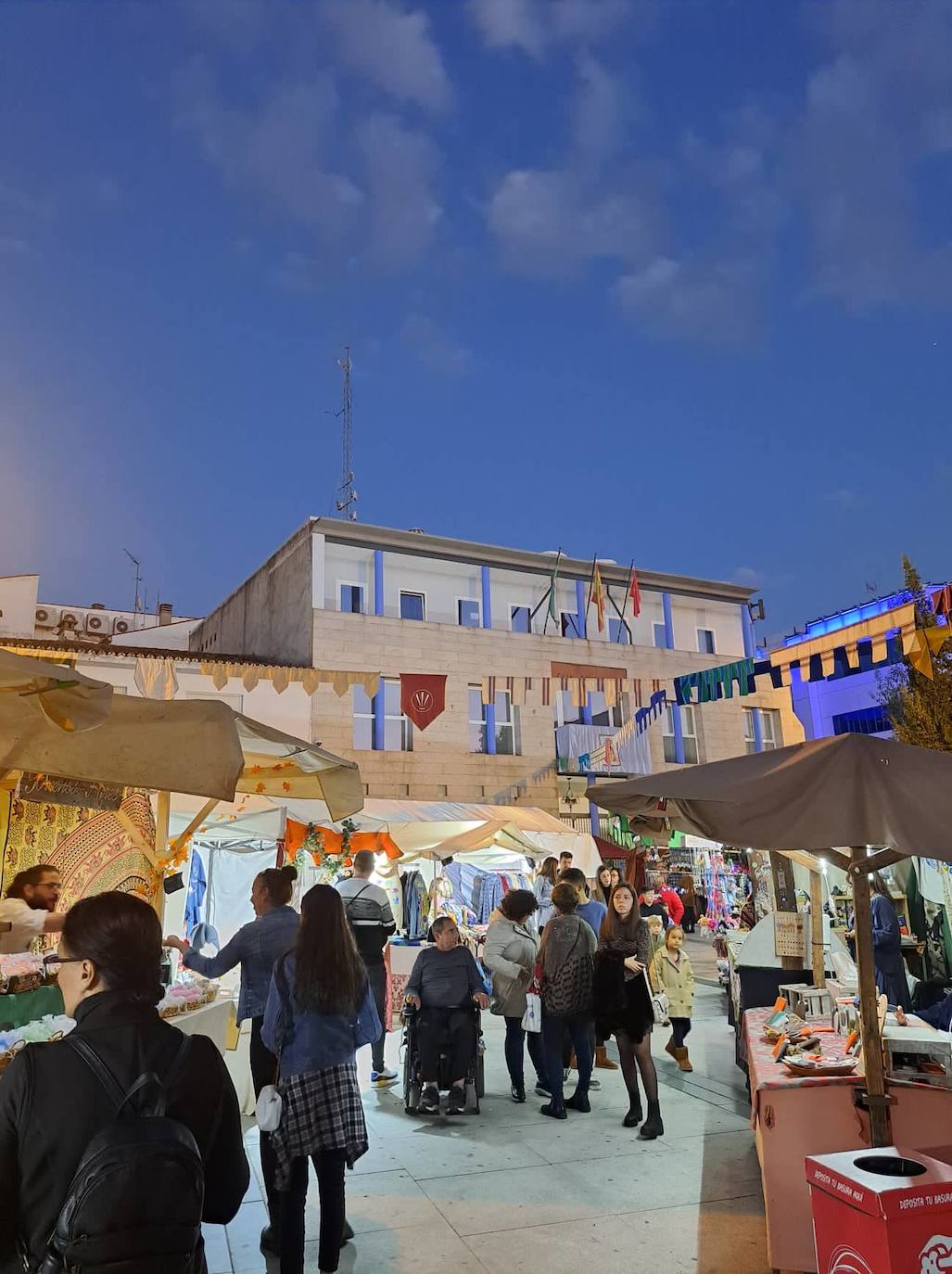 Del 11 al 13 de noviembre Miajadas retrocedió hasta la época medieval para llenar sus calles de magia y fantasía. Puestos de artesanía, gastronomía, talleres y pasacalles hicieron las delicias de vecinos de todas las edades, y también de visitantes que no quisieron perderse esta atracción turística y cultural. 