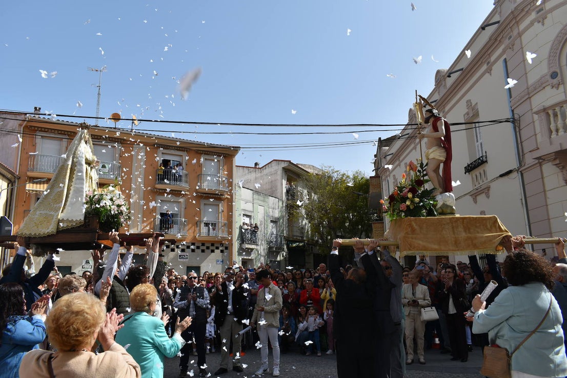 Los miajadeños volvieron a celebrar el reencuentro entre Jesús Resucitado y la Santa Madre