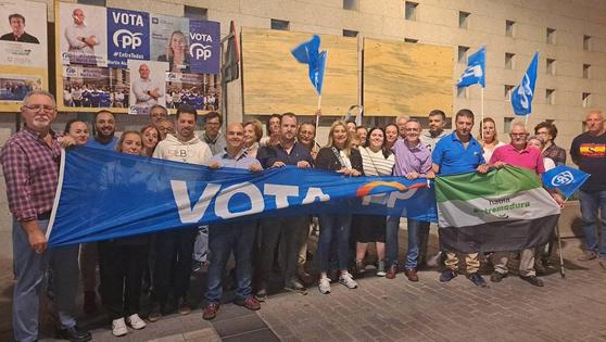 PP Miajadas, bajo el lema 'Entre todos', da el pistoletazo de salida al 28-M
