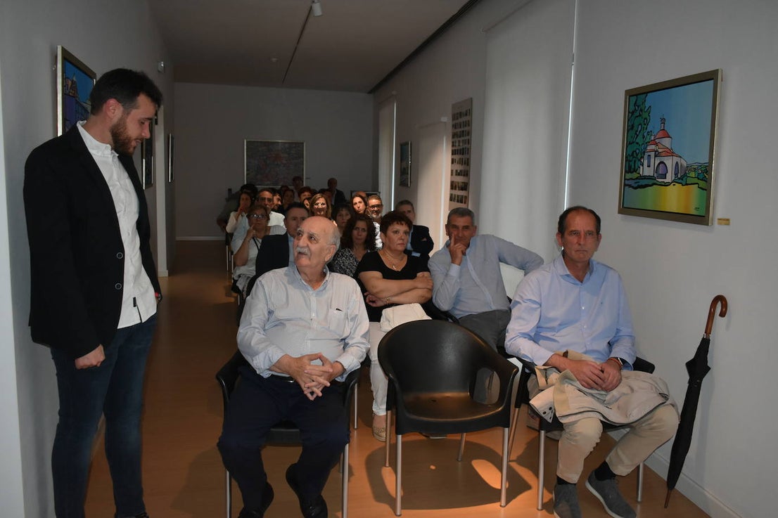 El Palacio Obispo Solís acoge la exposición de las obras del XII Certamen de Pintura Laura Otero