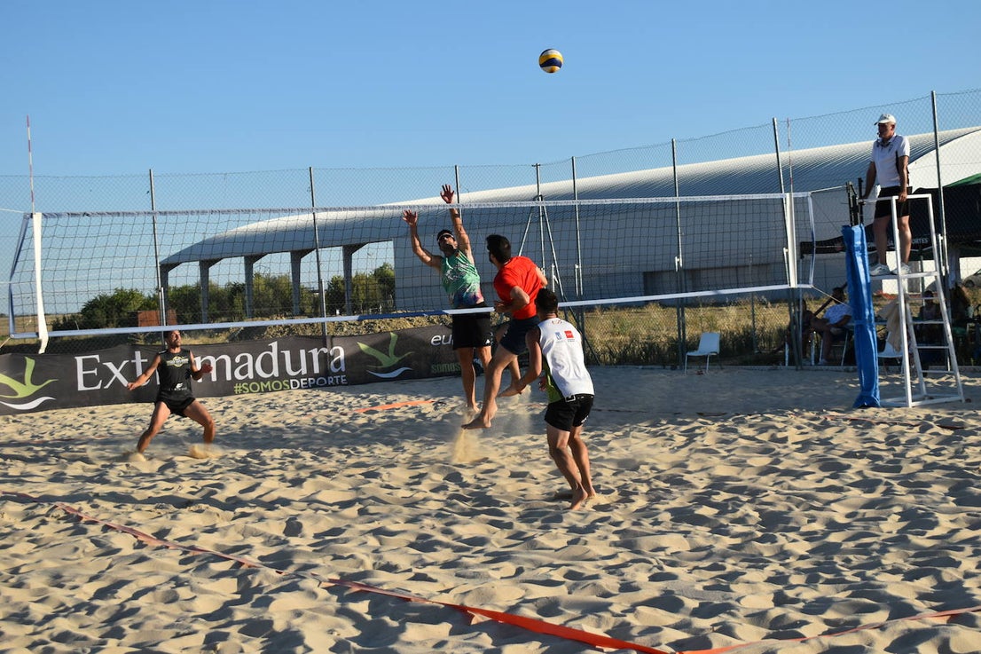 El Circuito Extremeño de Voley Playa en Miajadas en imágene