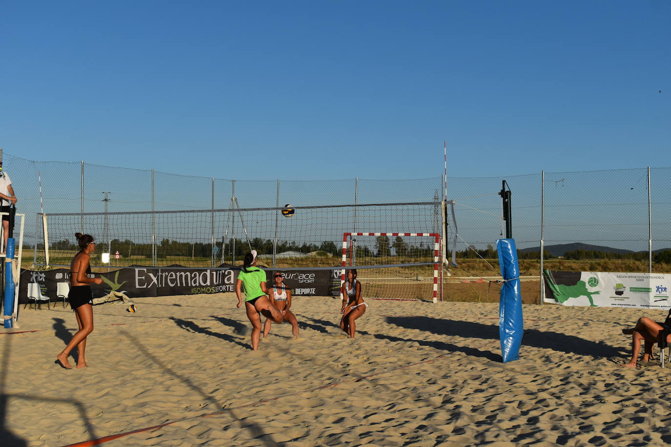 El Circuito Extremeño de Voley Playa en Miajadas en imágene