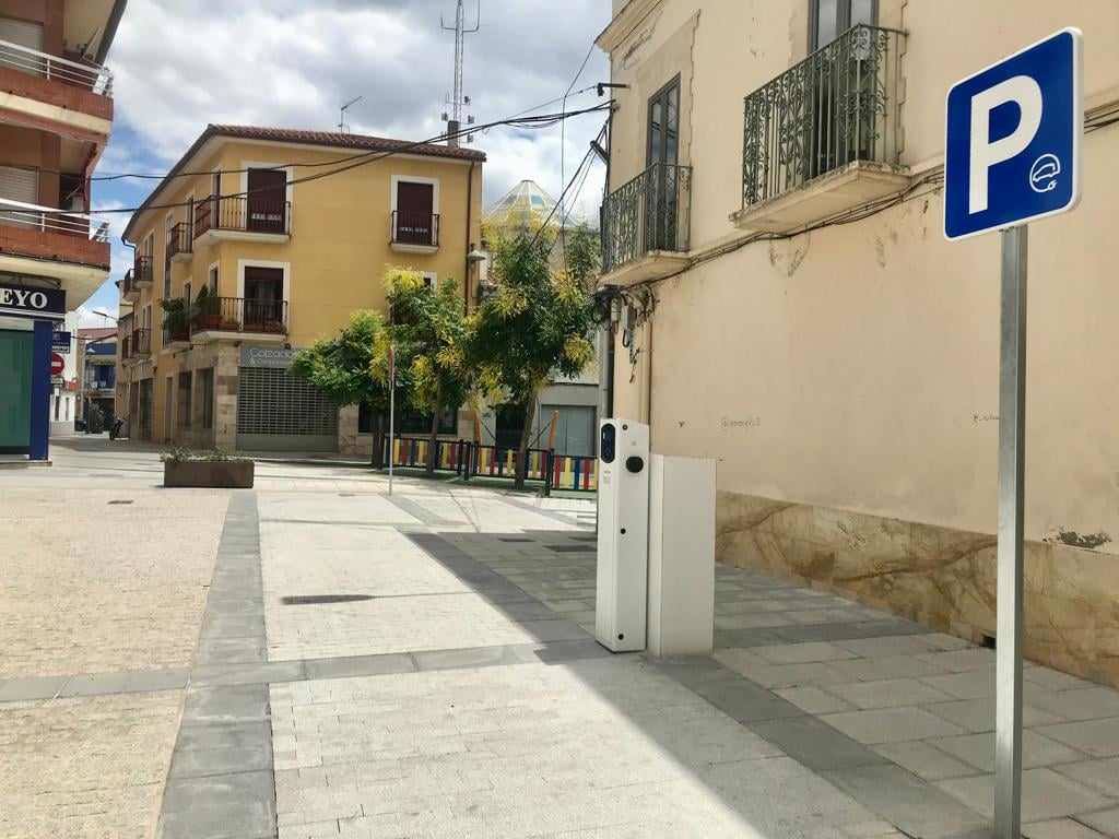 El pleno aprueba la ordenanza de los puntos de recarga de los vehículos eléctricos