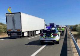 El conductor de un camión da siete veces la tasa de alcohol permitida a su paso por la A5 a la altura de Miajadas