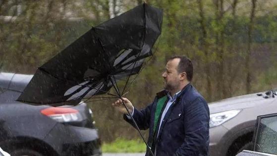 El 112 determina alerta meteorológica por lluvias y fuertes rachas de viento