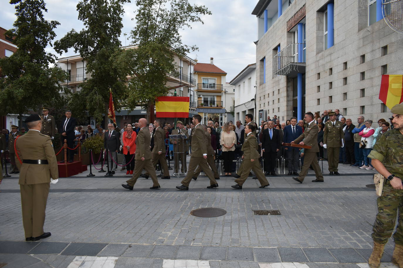 Fotos: Solemne arriado de bandera en honor al Teniente Saturnino Martín Cerezo
