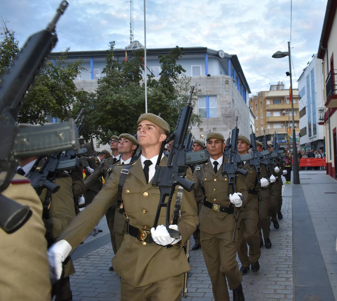 Fotos: Solemne arriado de bandera en honor al Teniente Saturnino Martín Cerezo